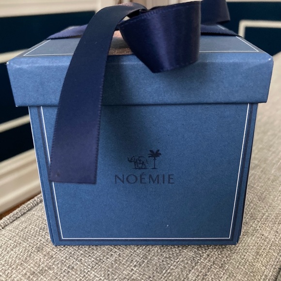 Noemie 18k white gold half eternity band. Sz 5.75. - Picture 8 of 8